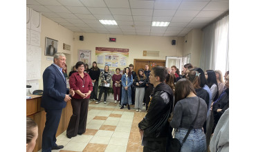 Арт-галерею в юнацькій бібліотеці відкрито!